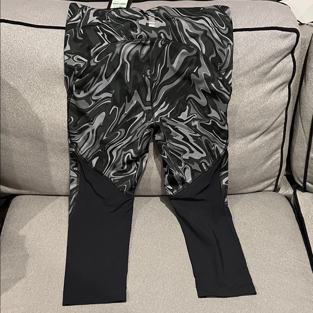 Under Armour Women’s Ankle Compression Leggings - Black and Gray - Picture 2 of 3